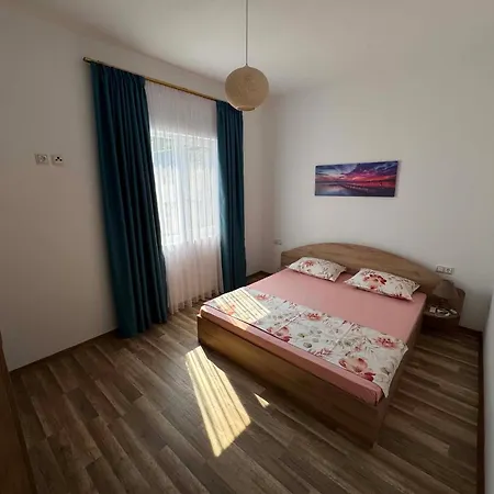 Astera Пефкари